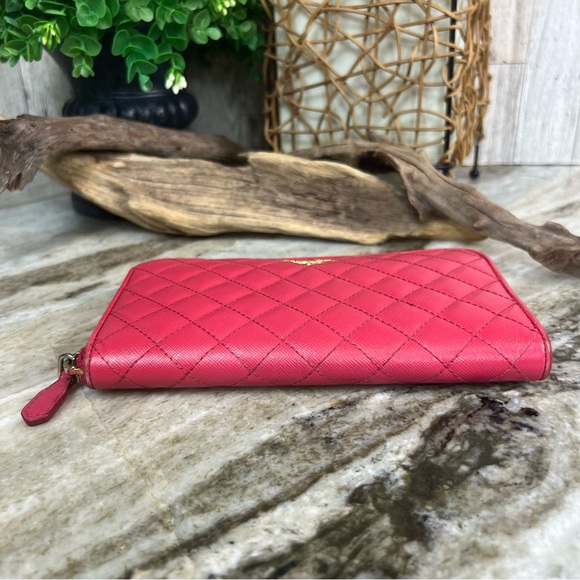 PRADA - Quilting wallet w/ box & COA - Picture 6 of 12
